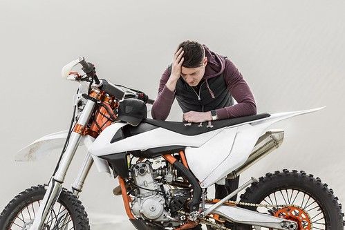 Cómo evitar que se descargue la batería de la moto Cómo evitar que se descargue la batería de la moto