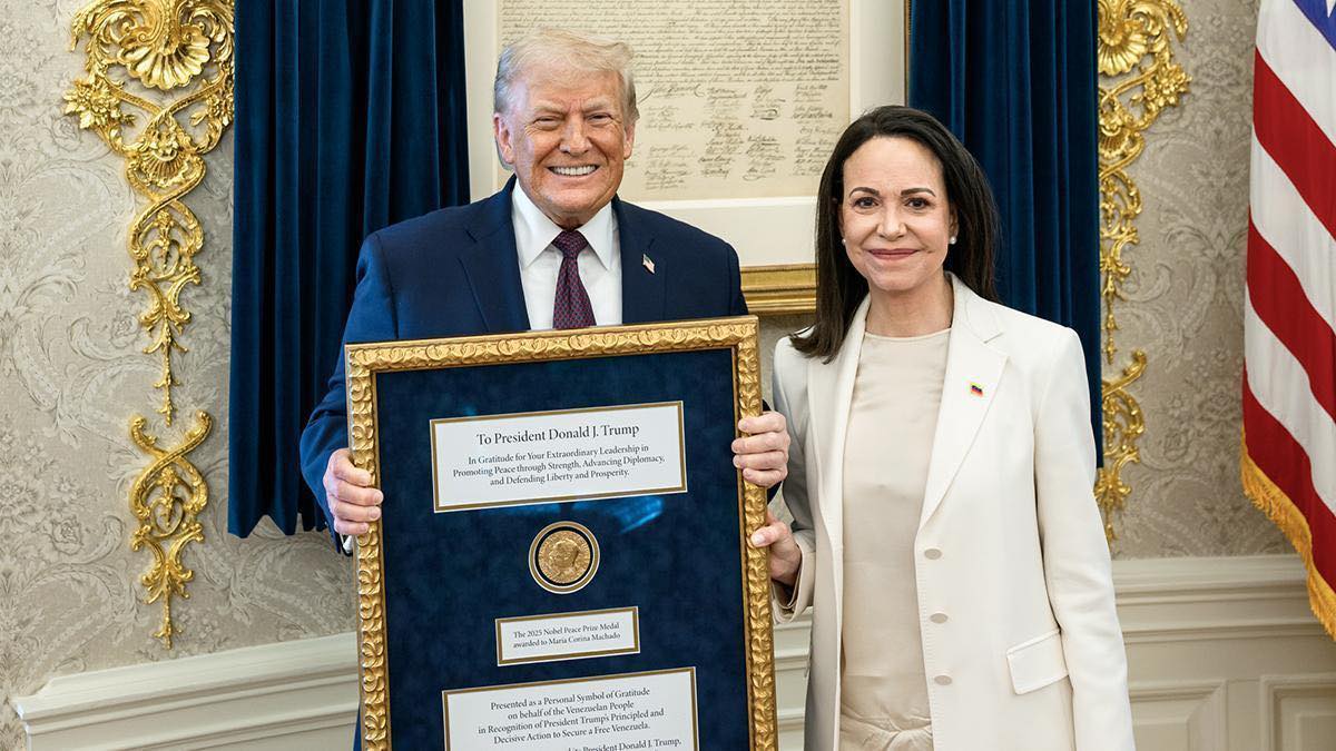 Esta soplagaitas aspira a liderar un pais y no puede liderar ni una comunidad de vecinos Esta soplagaitas aspira a liderar un pais y no puede liderar ni una comunidad de vecinos