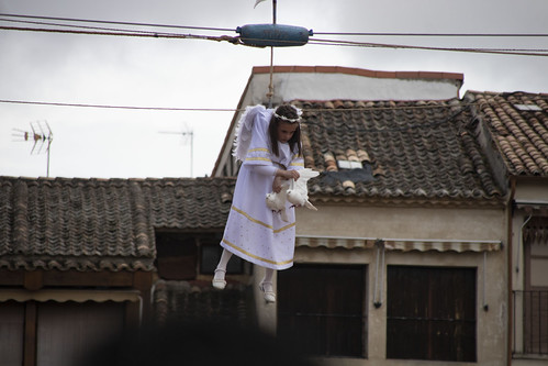La Bajada del Ángel de Peñafiel: la fiesta que marca el final del duelo por la muerte de Cristo y la alegría de la Virgen por la resurrección La Bajada del Ángel de Peñafiel: la fiesta que marca el final del duelo por la muerte de Cristo y la alegría de la Virgen por la resurrección