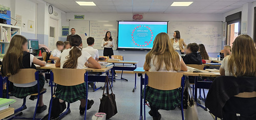 Profesionales del Hospital Quirónsalud Marbella forman sobre salud mental y prevención del bullying a alumnos del Colegio Alemán, de la mano del programa Stay Healthy de la Fundación Quirónsalud Profesionales del Hospital Quirónsalud Marbella forman sobre salud mental y prevención del bullying a alumnos del Colegio Alemán, de la mano del programa Stay Healthy de la Fundación Quirónsalud