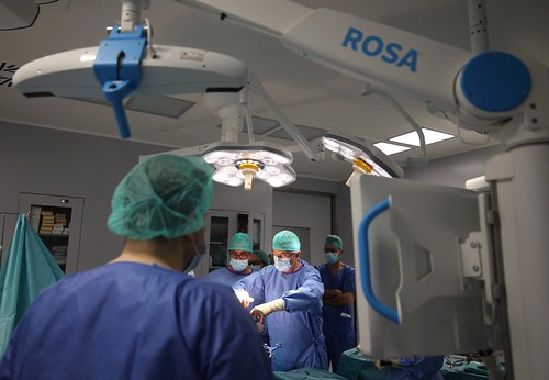 El robot ROSA perfecciona la precisión quirúrgica en la cirugía de rodilla y cadera El robot ROSA perfecciona la precisión quirúrgica en la cirugía de rodilla y cadera